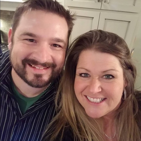 Meet your Posher, Jon and Corrina - Picture 4 of 4